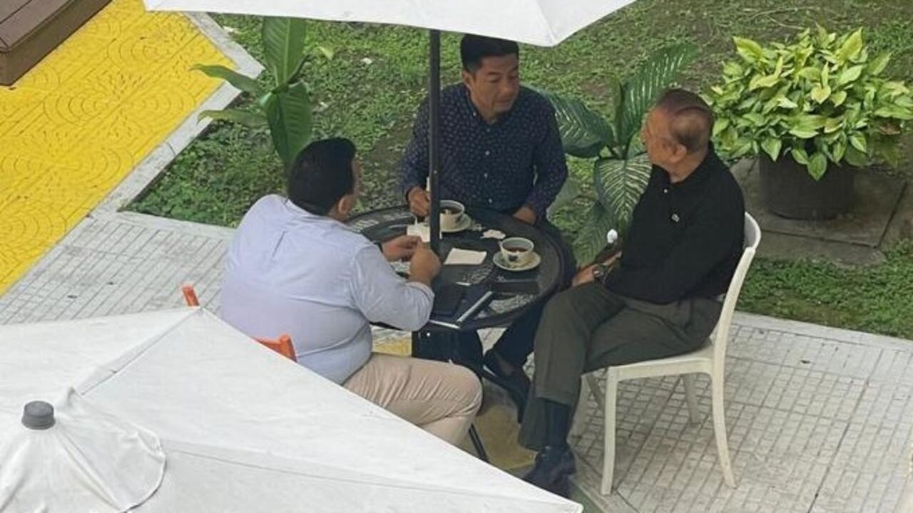 El ingeniero Rodolfo Hernández reapareció este 15 de noviembre en la Gobernación de Santander.