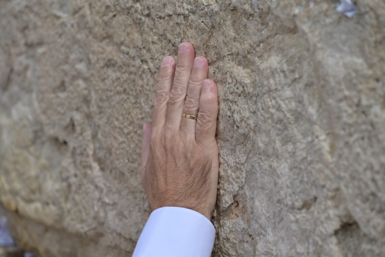 Omar Bula recorrió uno de los lugares más sagrados del judaísmo durante su agenda oficial en Israel. La visita se produjo dos días después de la inauguración de la Embajada de Colombia en Jerusalén, en medio del restablecimiento de las relaciones diplomáticas entre ambos países.