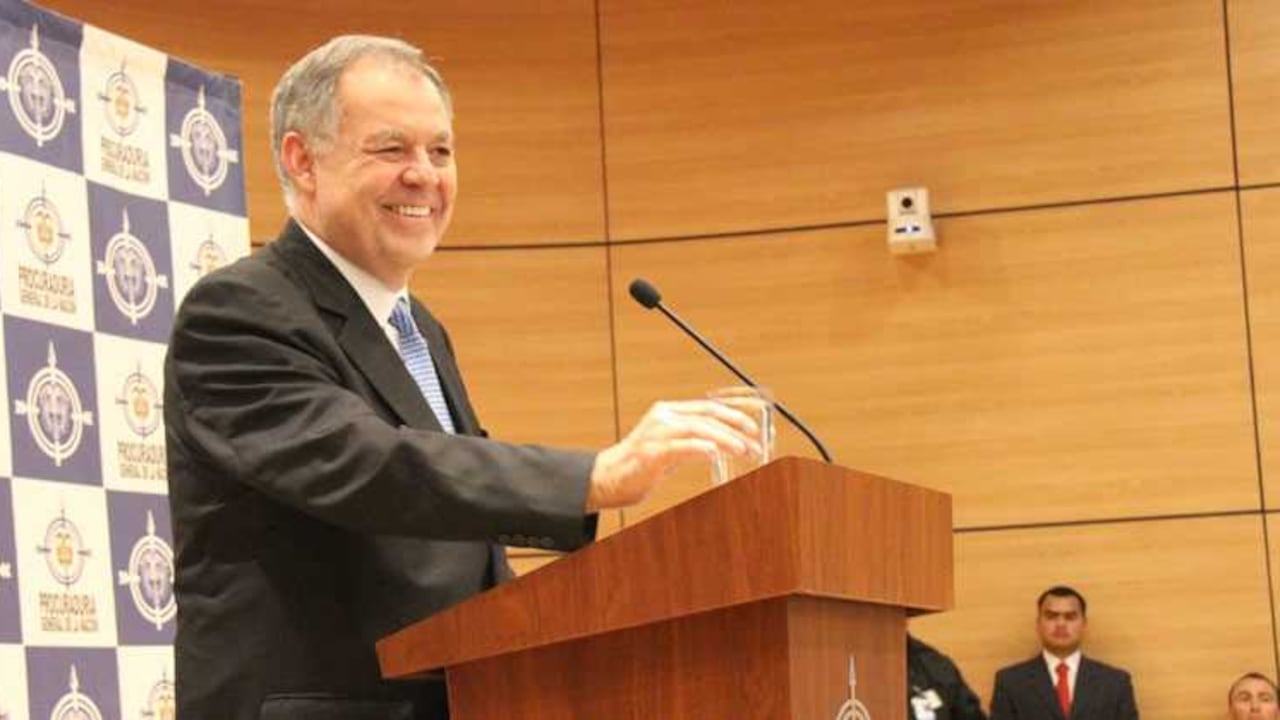 La salida del procurador encenderá una tormenta política.