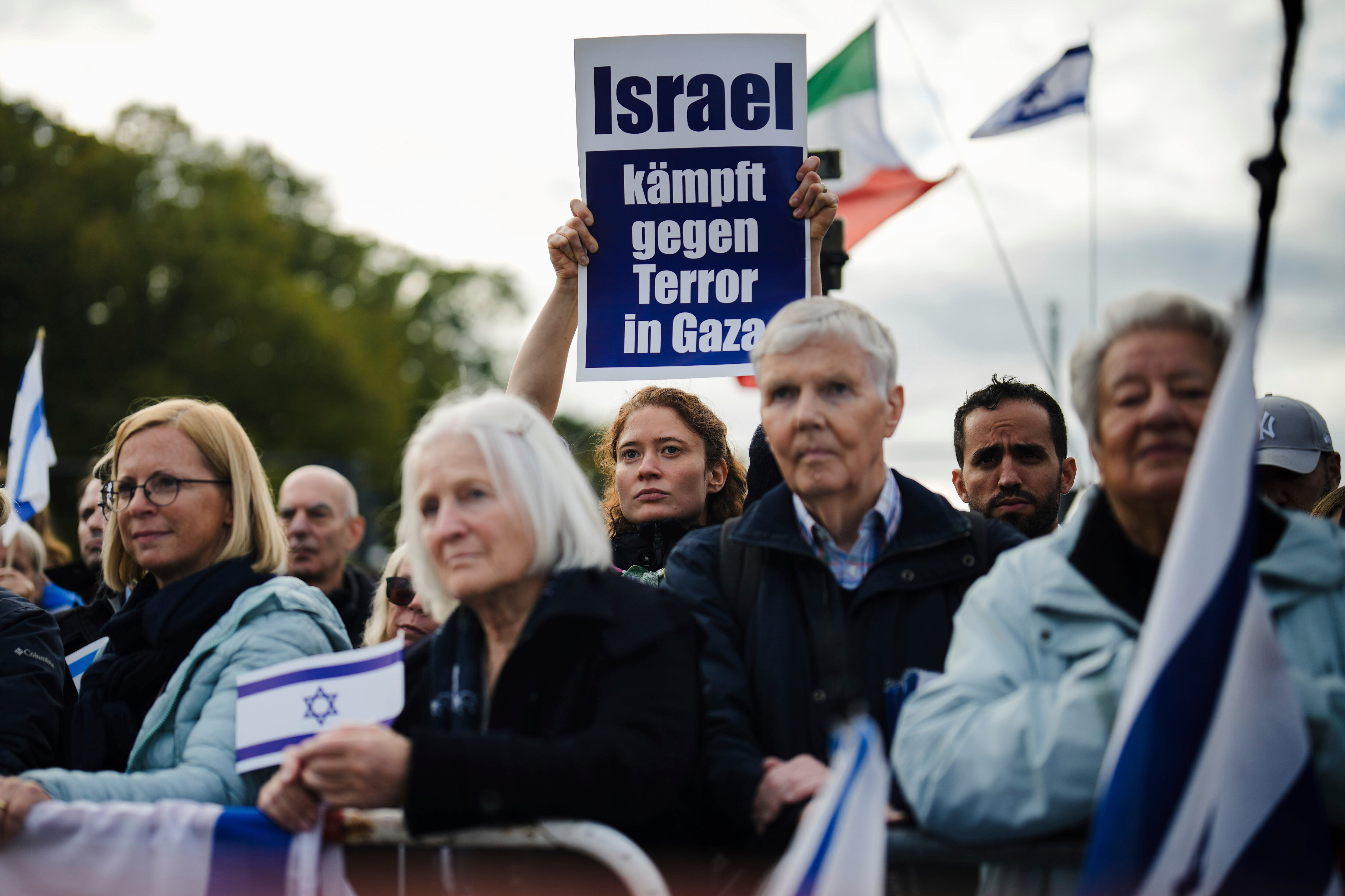 Funcionarios del gobierno federal indicaron la semana pasada durante una reunión con un pequeño grupo de líderes religiosos que las cosas estaban “avanzando” en cuanto a la estrategia contra la islamofobia, dijo Rami Nashashibi, fundador de Inner City Muslim Action Network en Chicago y participante en el encuentro.