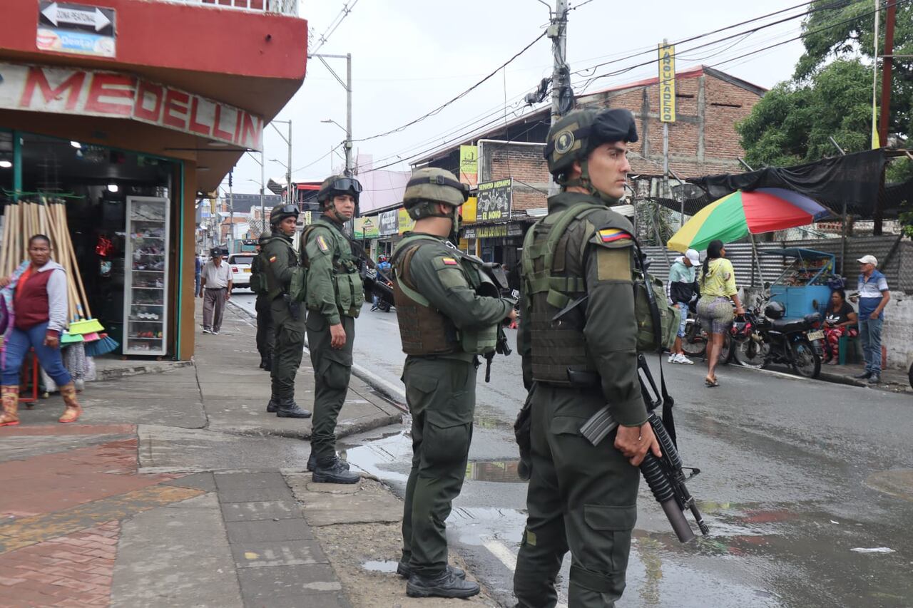 Estos son algunos de los uniformados que llegaron a Jamundí para reforzar la seguridad en el casco urbano y en la zona rural de este municipio ubicado en el sur del Valle del Cauca.