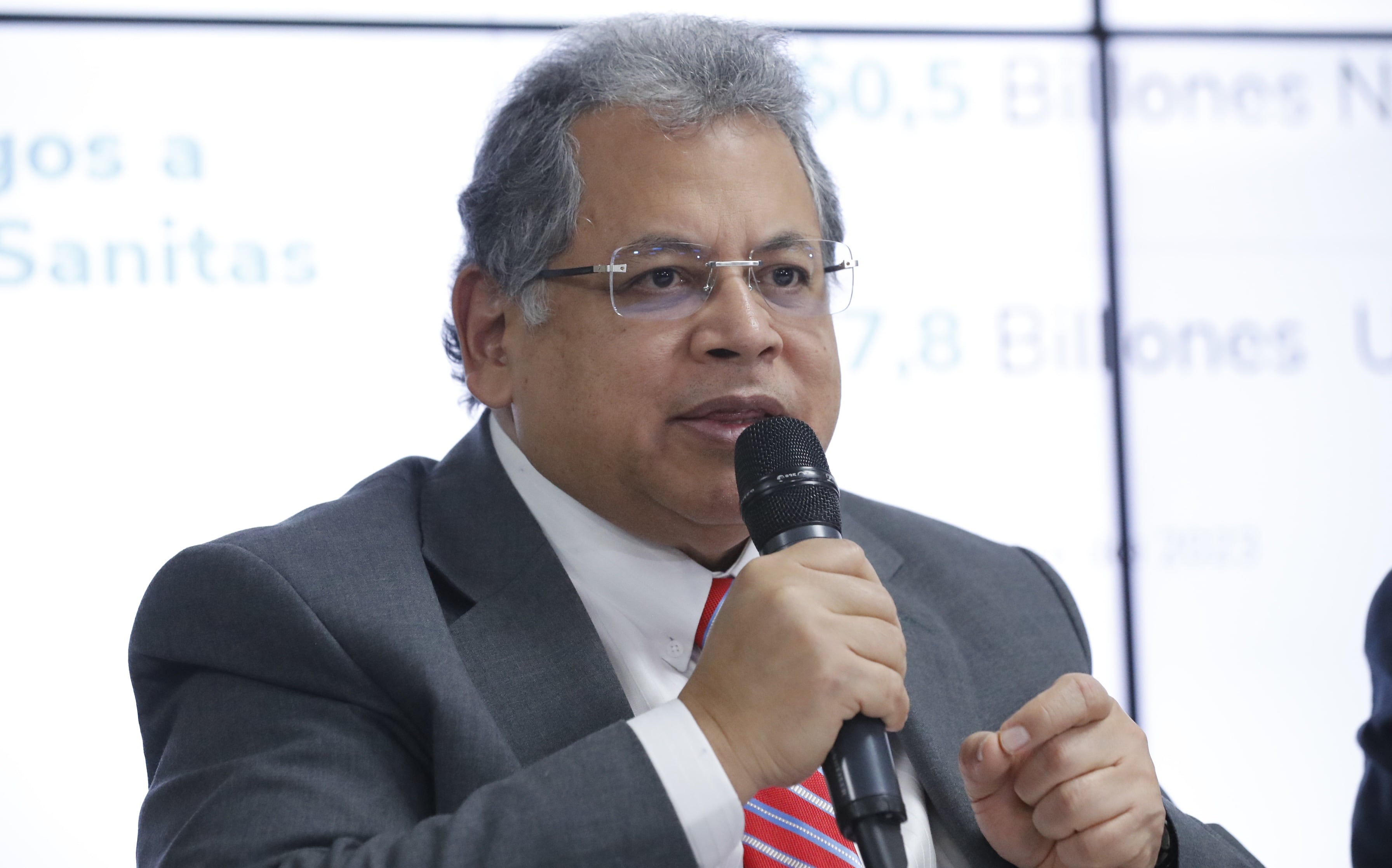 Ulahy Beltrán  Superintendente Nacional de Salud