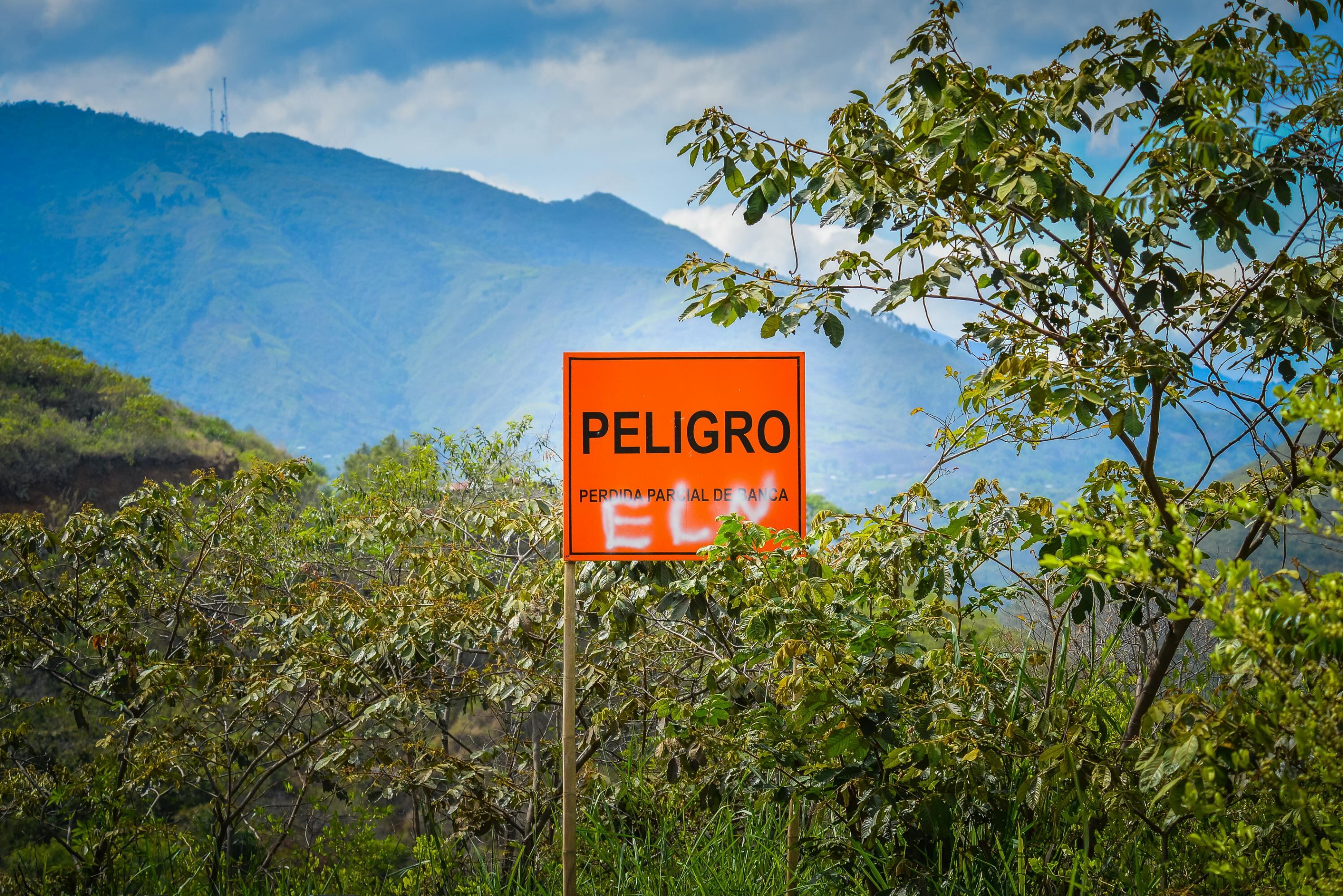 Continúa la alerta por alcaldes locales que son amenazados por grupos al margen de la ley.