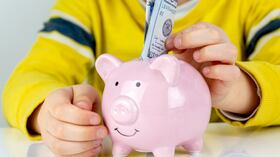 A los 18 años, los beneficiarios podrán retirar hasta la mitad del saldo para fines educativos, compra de vivienda o emprendimientos; el acceso completo será posible a partir de los 30 años.