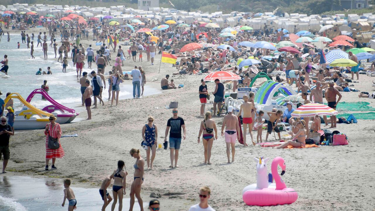 "Pregúntense: ¿realmente tengo necesidad de ir a esa fiesta?" OMS