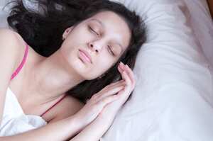 Dormir es una actividad importante para el cuerpo pero con el cabello mojado, no.