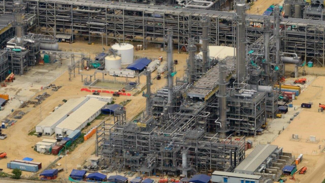 La nueva refinería será una de las más modernas de América que procesará crudos pesados más económicos y producirá mayores volúmenes de combustibles limpios.