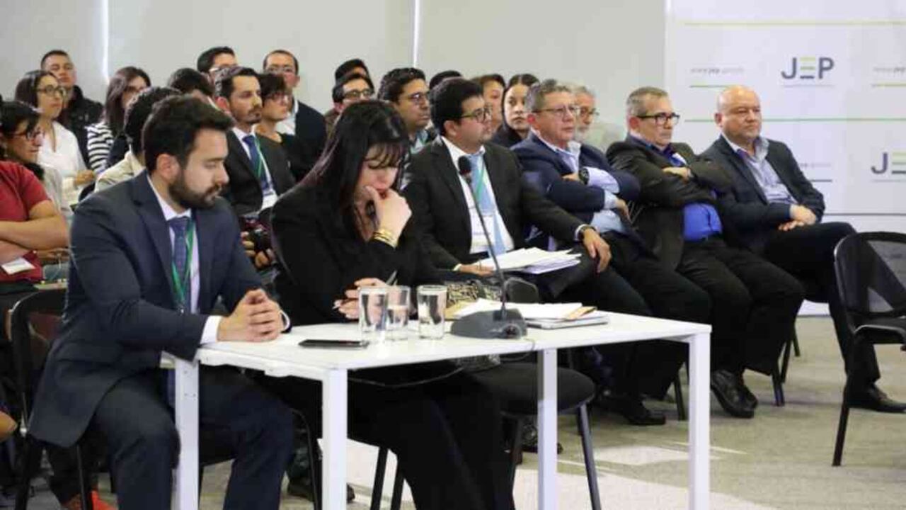 Frente a la emergencia sanitaria que se ha generado por covid-19, la JEP subrayó que realizará estas audiencias de manera virtual.