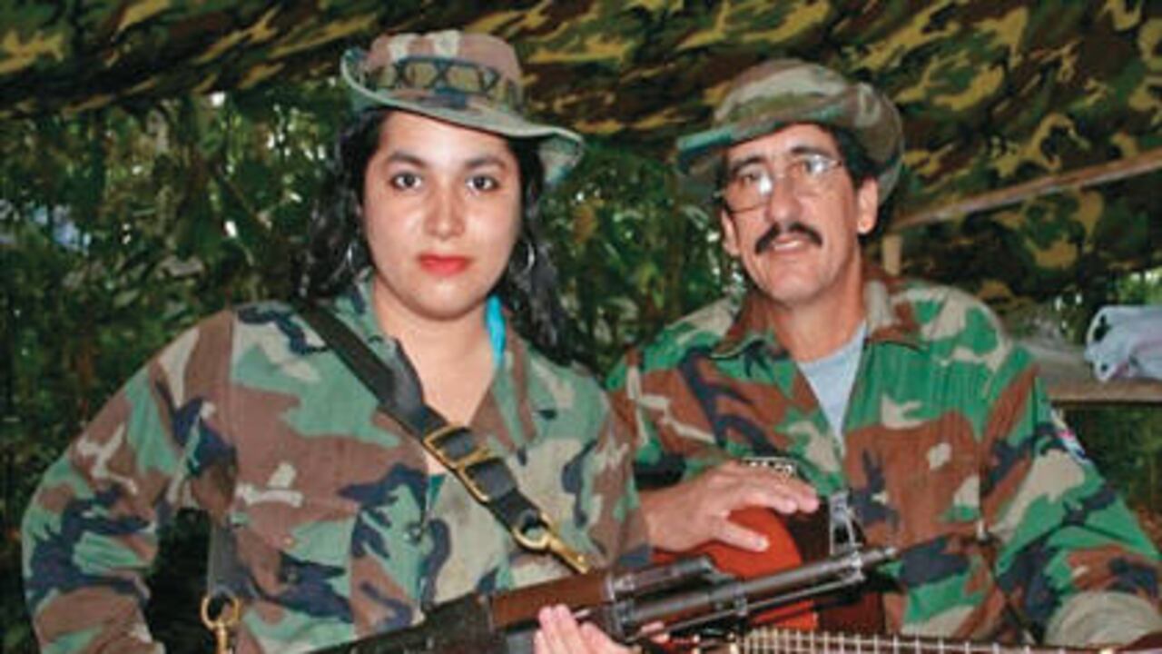 José Bozo, Manuel Francisco Olate, Valeska Carolina López y Mónica Paz son integrantes del Partido Comunista en Chile.