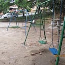 Los hechos ocurrieron cuando el menor se abalanzaba sobre el juego infantil cuando este colapsó