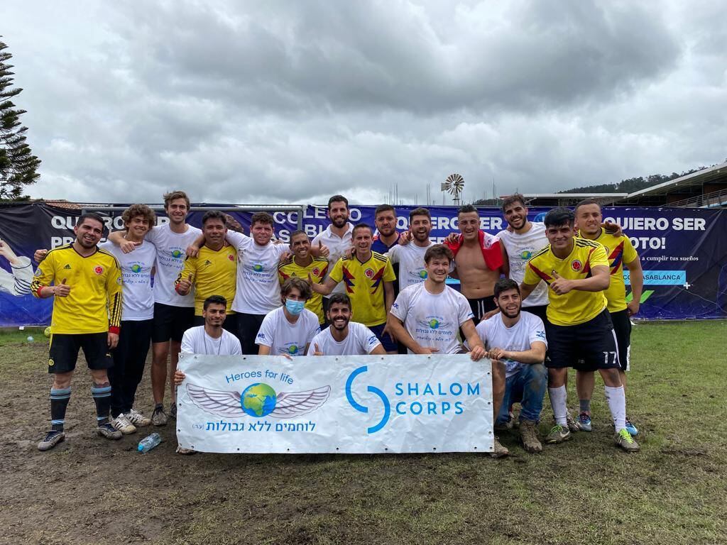 Héroes for life en el colegio Casablanca al nororiente de Bogotá. - Foto: Héroes for life