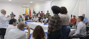 Acuerdo con mineros que bloqueaban vía en Antioquia, bajo Cauca.