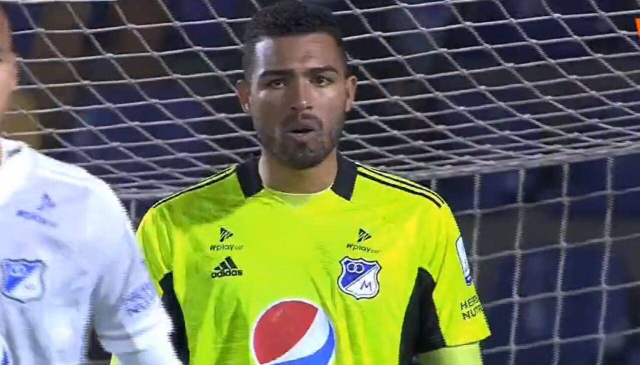 El portero de Millonarios tuvo un inicio con los embajadores de locos.