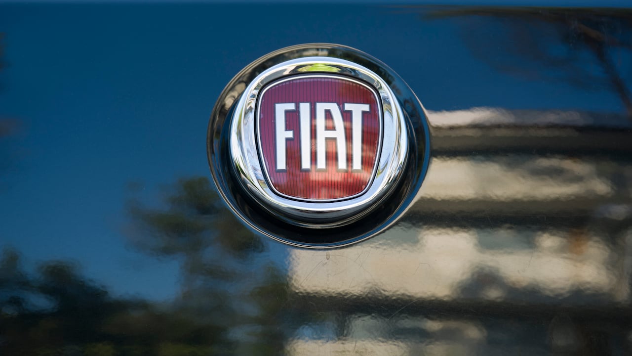 Fiat es otra de las marcas que se ha visto afectada por la desaceleración de la venta de carros eléctricos en Europa.