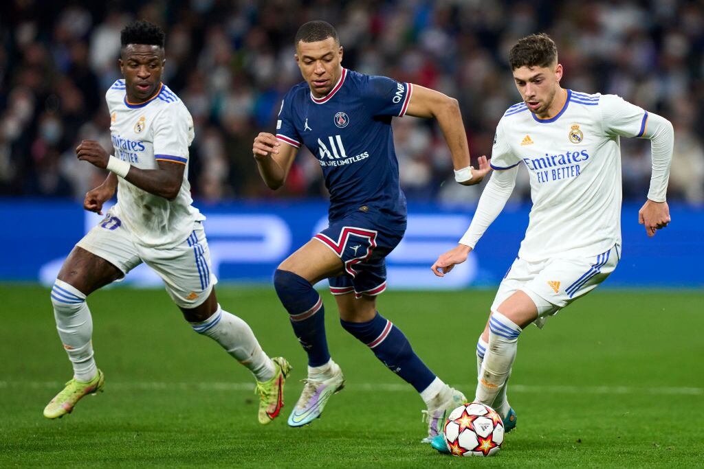 Kylian Mbappé enfrentando al Real Madrid en la Champions League.