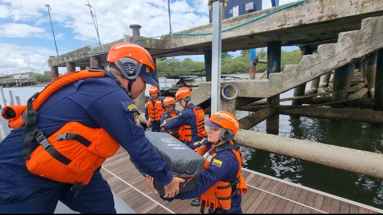La embarcación llevaba 4.025 kilogramos de cocaína.