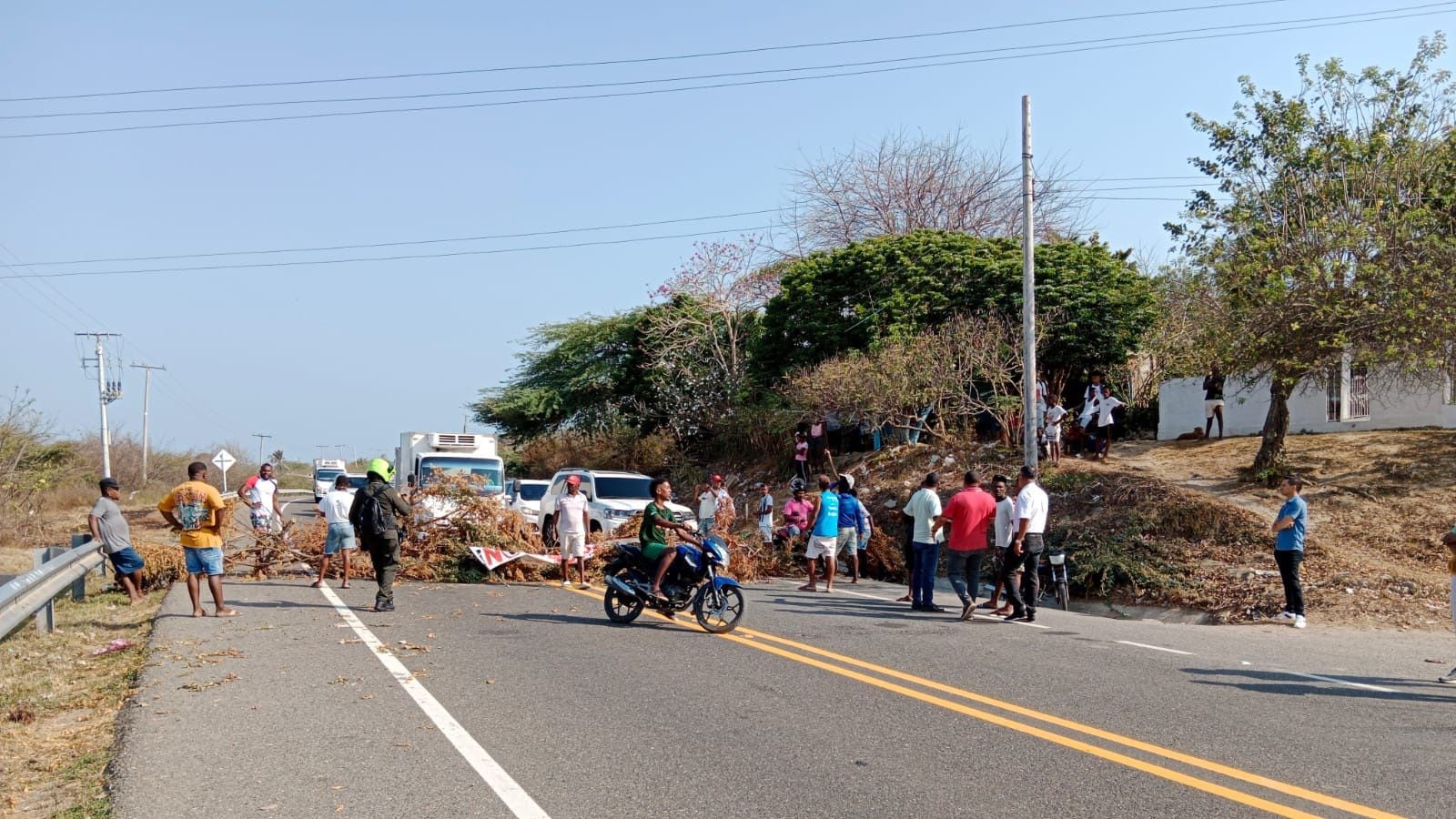 Cerrada vía al mar Cartagena - Barranquilla.