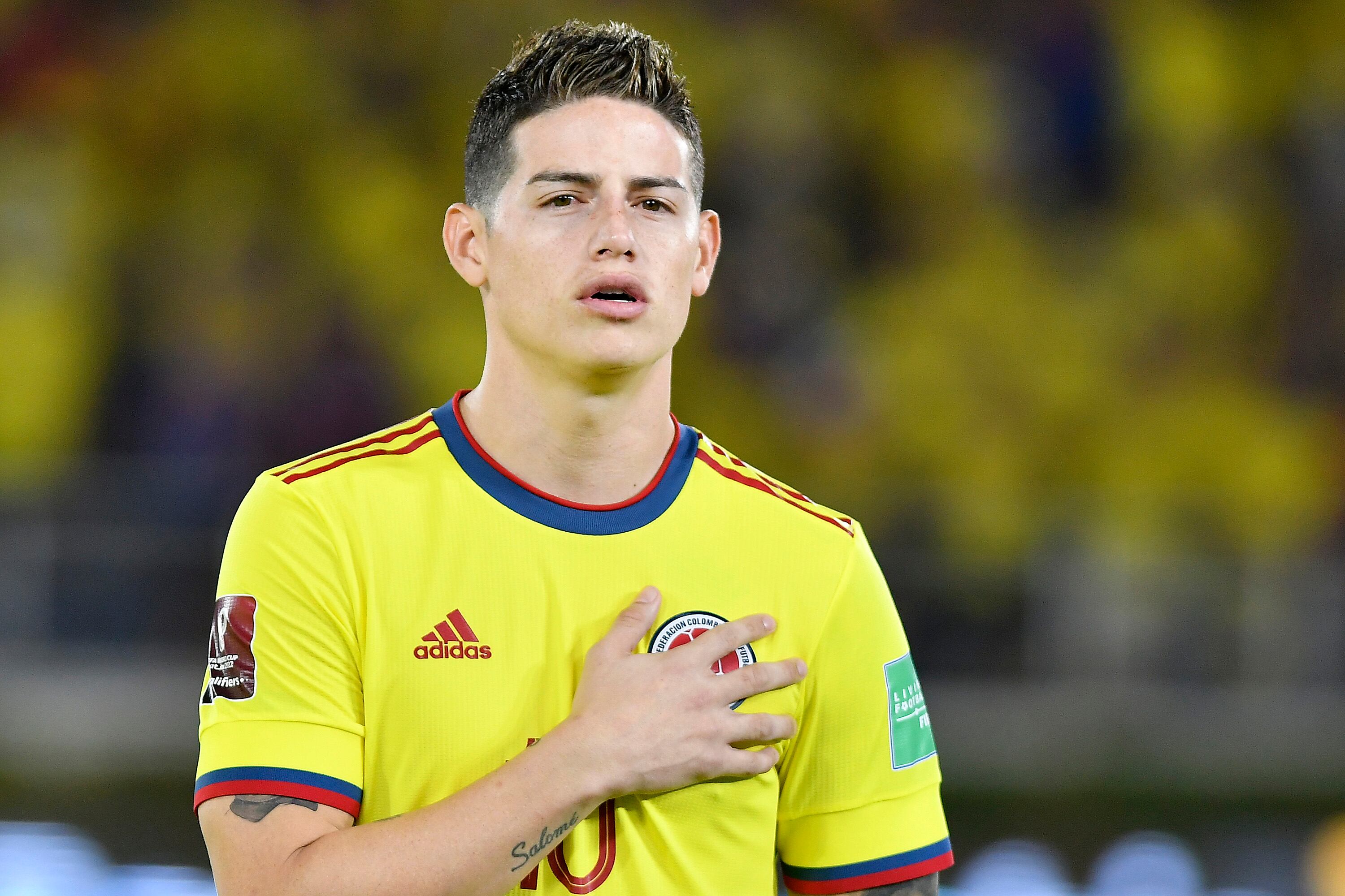 BARRANQUILLA, COLOMBIA - MARCH 24: James Rodriguez of Colombia sings the national anthem during a match between Colombia and Bolivia as part of FIFA World Cup Qatar 2022 Qualifier on March 24, 2022 in Barranquilla, Colombia. (Photo by Getty Images/Gabriel Aponte)