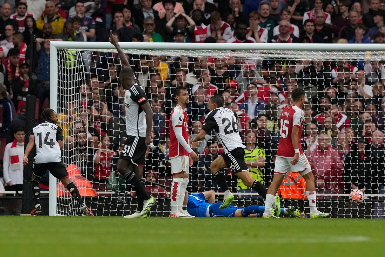 Arsenal cedió los primeros puntos en casa.