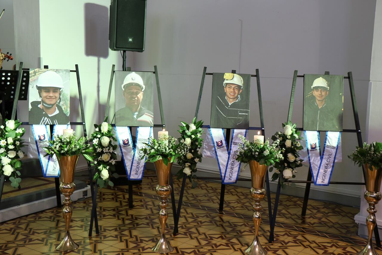 La Universidad Alexander von Humboldt rindió homenaje a los siete estudiantes que murieron en el accidente.