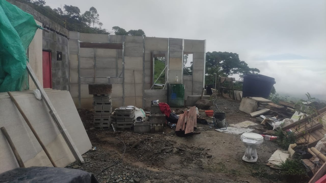 Les prometieron entregar su casa en menos de seis meses y hoy denunciar ser victimas de engaños