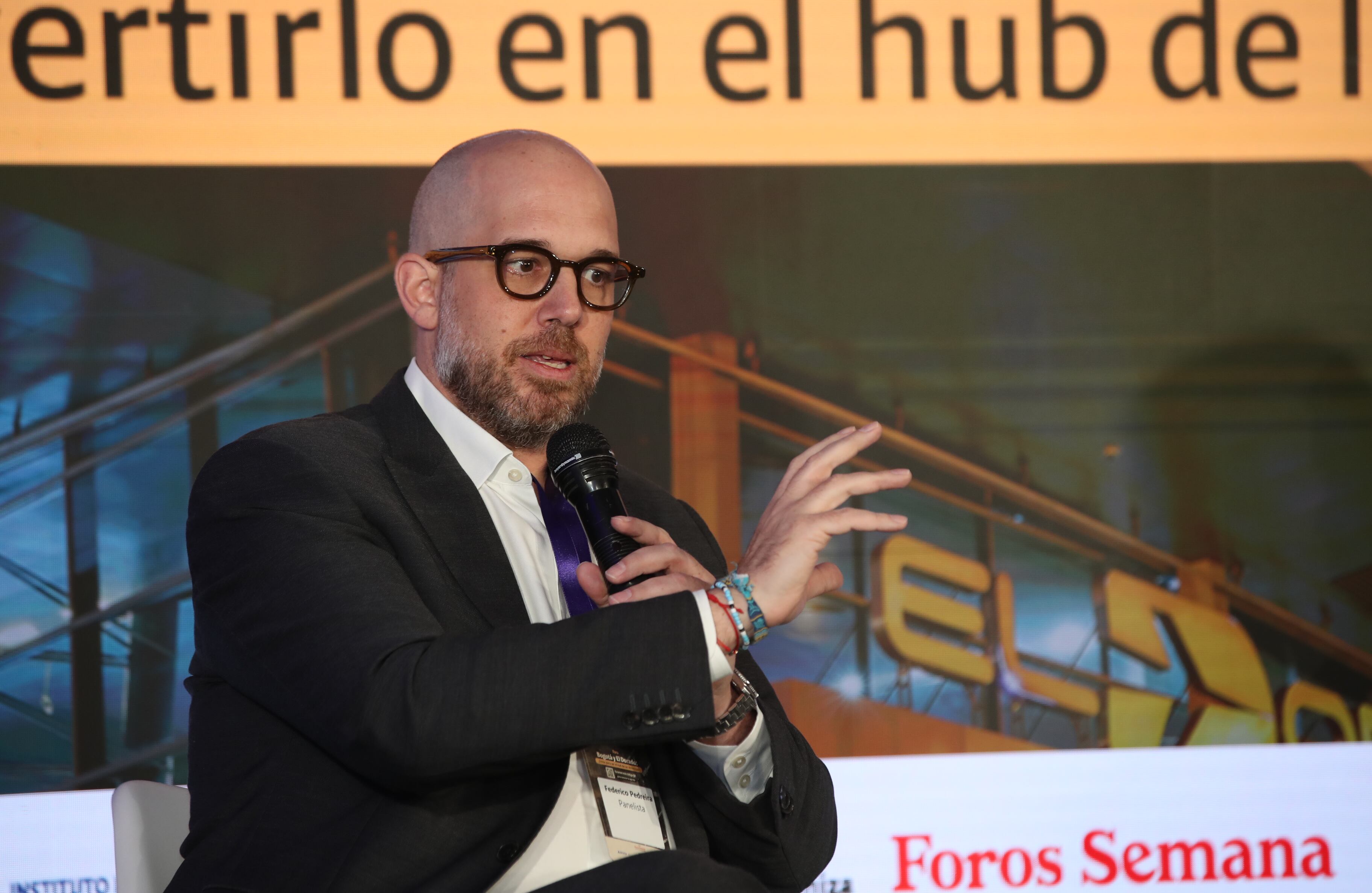 Foro ‘Bogotá y El Dorado: ¿listos para ser el hub de las Américas?’
Miércoles 21 de mayo de 2025

Frederico Pedreira
CEO de Avianca
Paula Bernal
Presidenta de IATA Colombia
Francisco Ospina
Exdirector de la Aeronáutica Civil y expresidente de la ANI

 CONVERSATORIO | El Dorado y Bogotá: ¿cómo convertirlo en el hub de las
Américas?