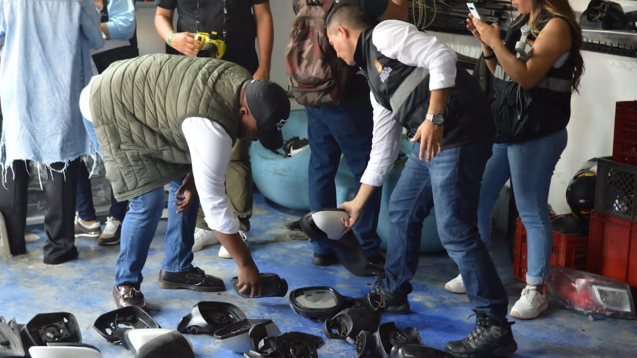 Autoridades decomisaron autopartes de origen dudoso en Cali; varios establecimientos fueron cerrados.