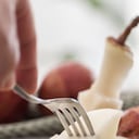 La pera, aunque no es una fruta que se tenga regularmente en casa, es una fruta con grandes beneficios.