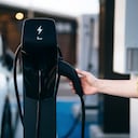 Colombia avanza en la implementación del SIEM para integrar la información de los puntos de carga de vehículos eléctricos.