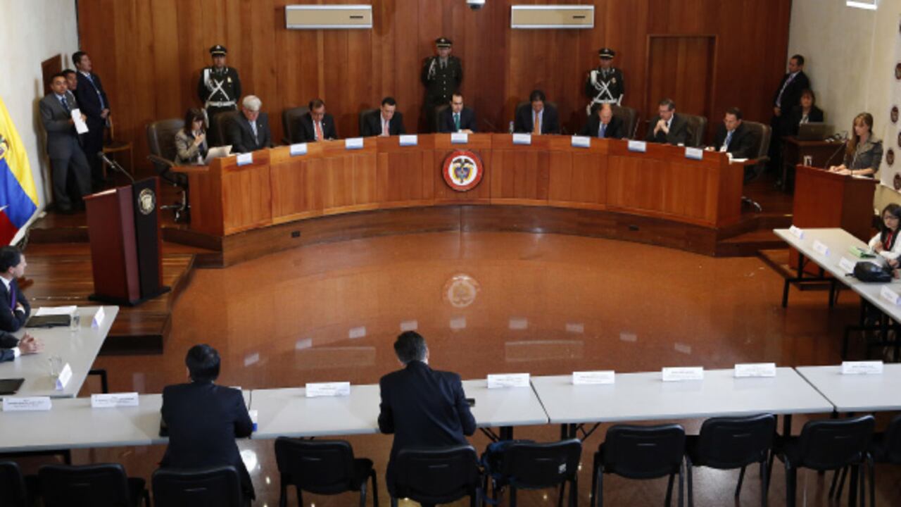 La Corte Constitucional revisa si están ajustados a la Carta Política los términos del Marco Jurídico par ala Paz.