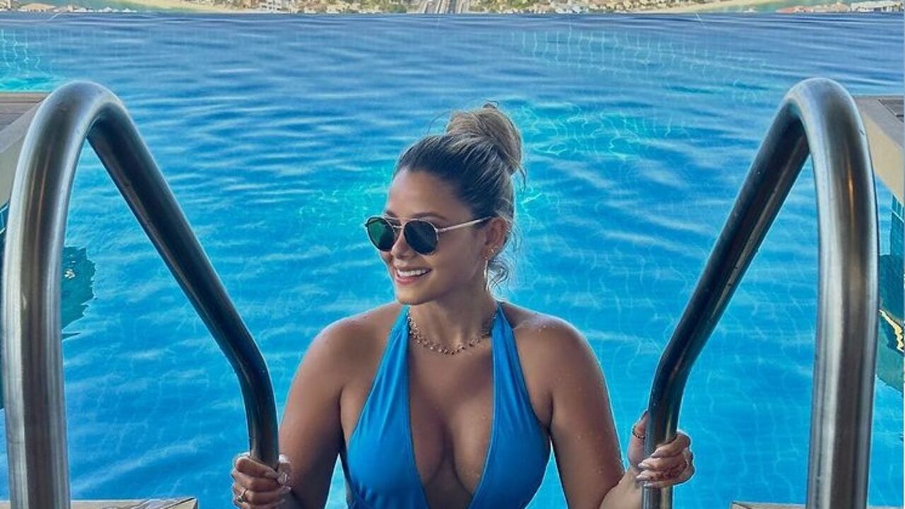 Melissa Martínez desde la piscina más alta del mundo.