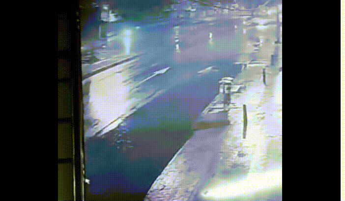 Según vecinos del sector, el taxista se dio a la fuga.