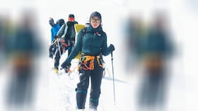 El cuerpo de la alpinista y fue encontrada tras haber encontrado la muerte luego de ser arrastrada por una avalancha de nieve.