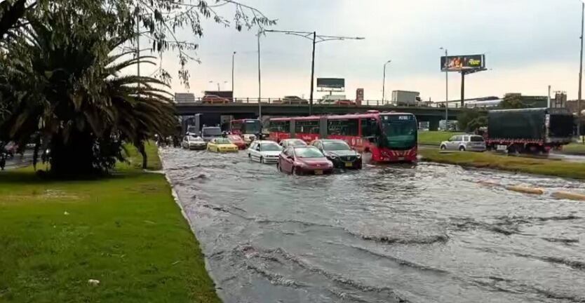 El pico de lluvias y granizada se presentó hacia la 1:30 p.m., con precipitaciones de alta intensidad en Suba y Usaquén.
