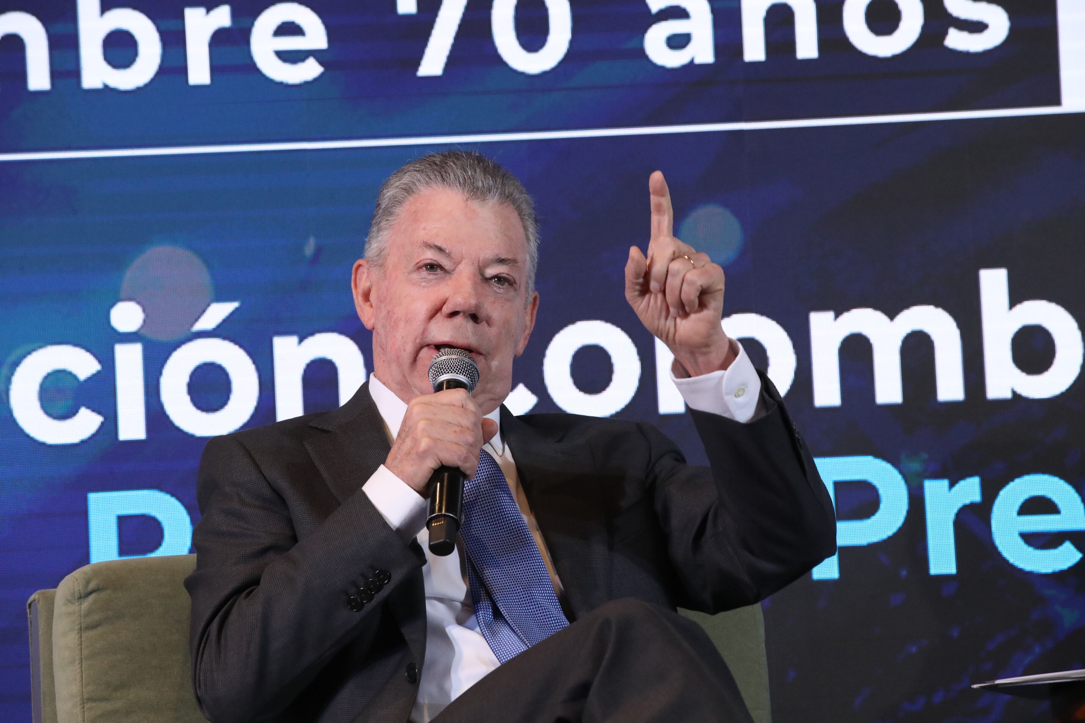 Conversatorio: Colombia y EE.UU.: Una relación en transformación, ¿hacia dónde vamos?

 

Participantes

Juan Manuel Santos, Expresidente de Colombia y Premio Nobel de Paz

Modera: Roberto Pombo, Director Editorial de Prisa Media en Colombia