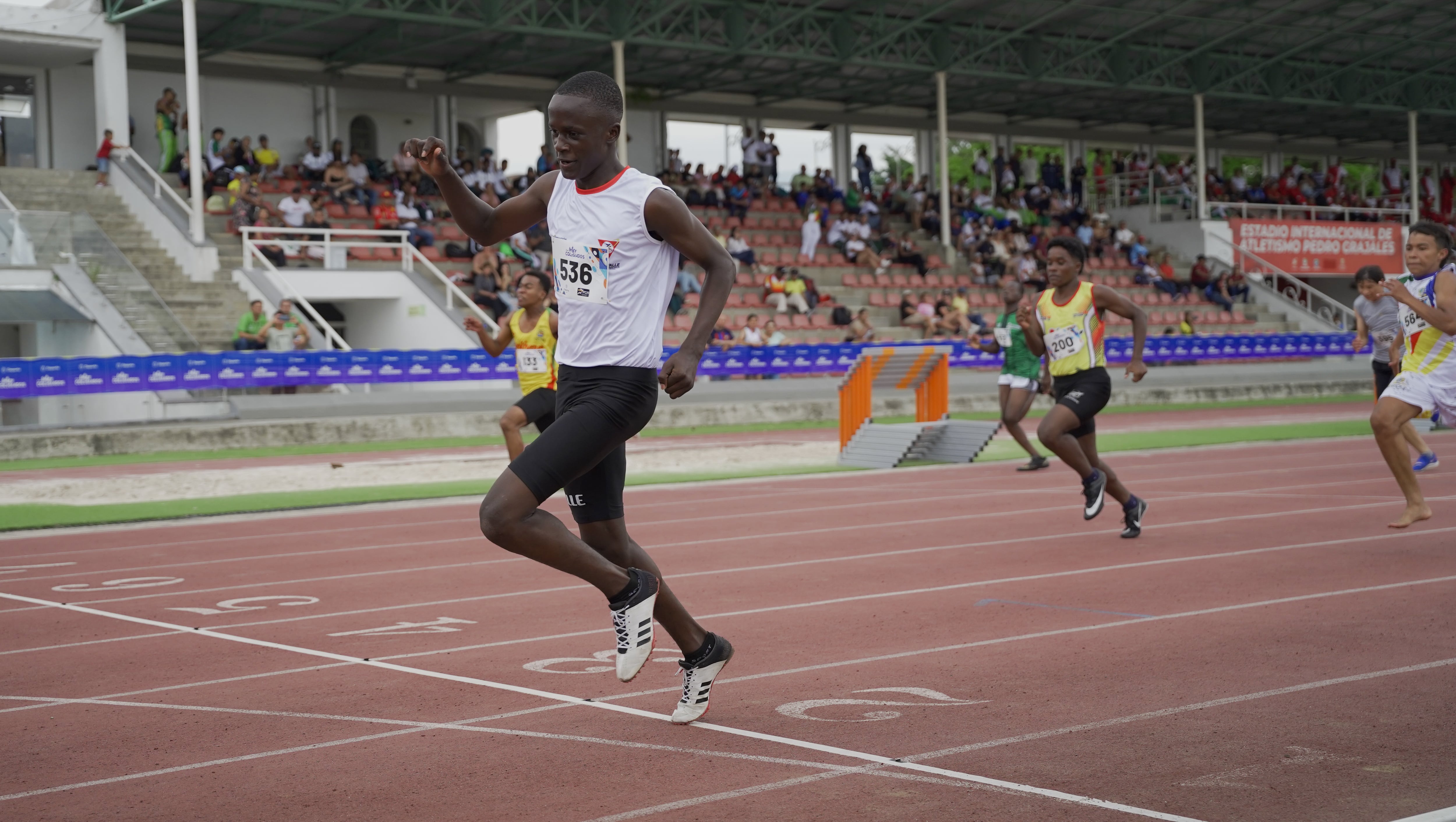 Se viene cumpliendo con masiva participación de deportistas, las finales de los Juegos Intercolegiados 2025.