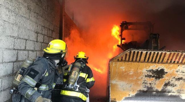 Bomberos controlaron la emergencia en Santa Marta