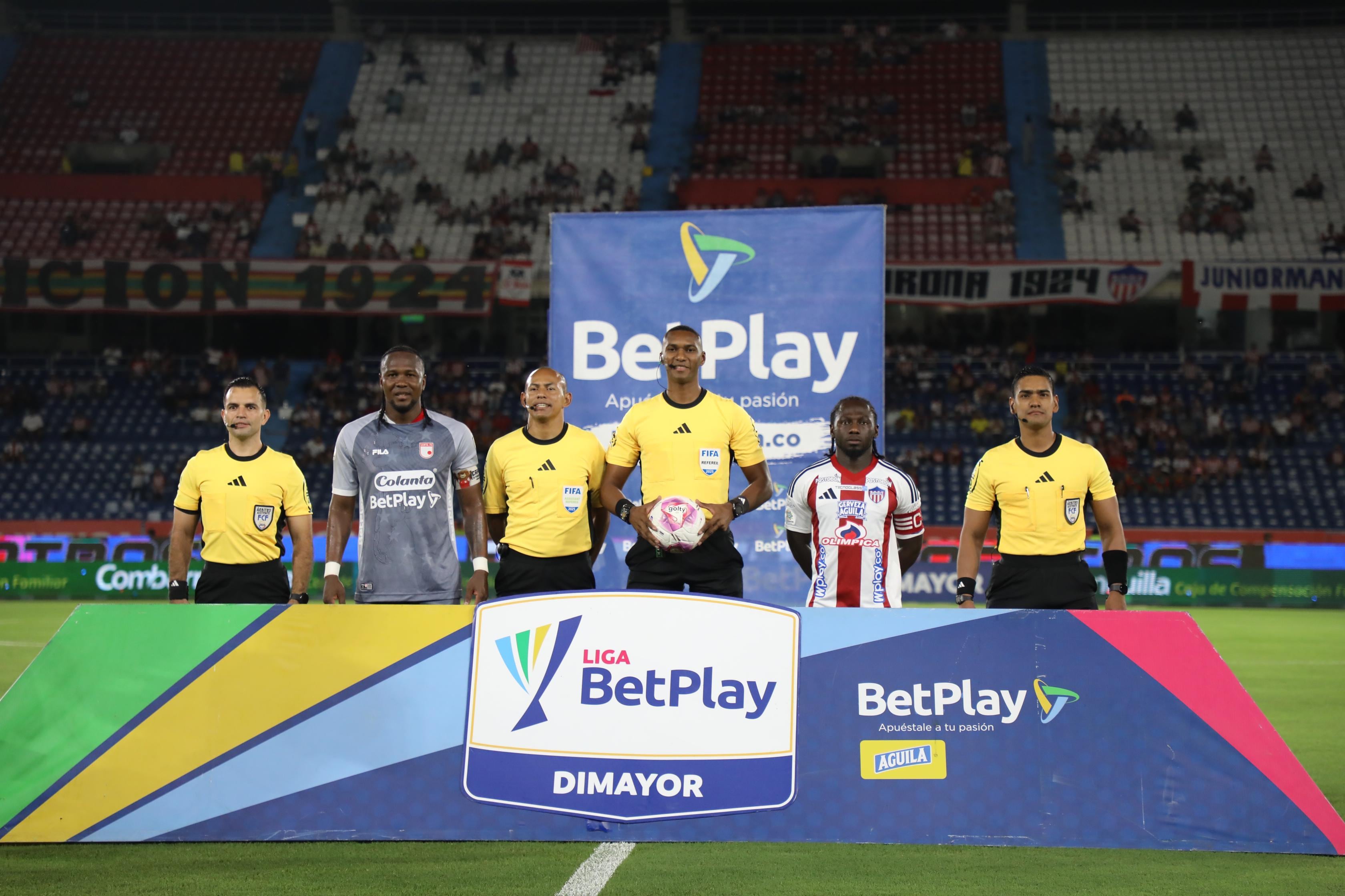 Junior de Barranquilla vs. Santa Fe en el Estadio Metropolitano.