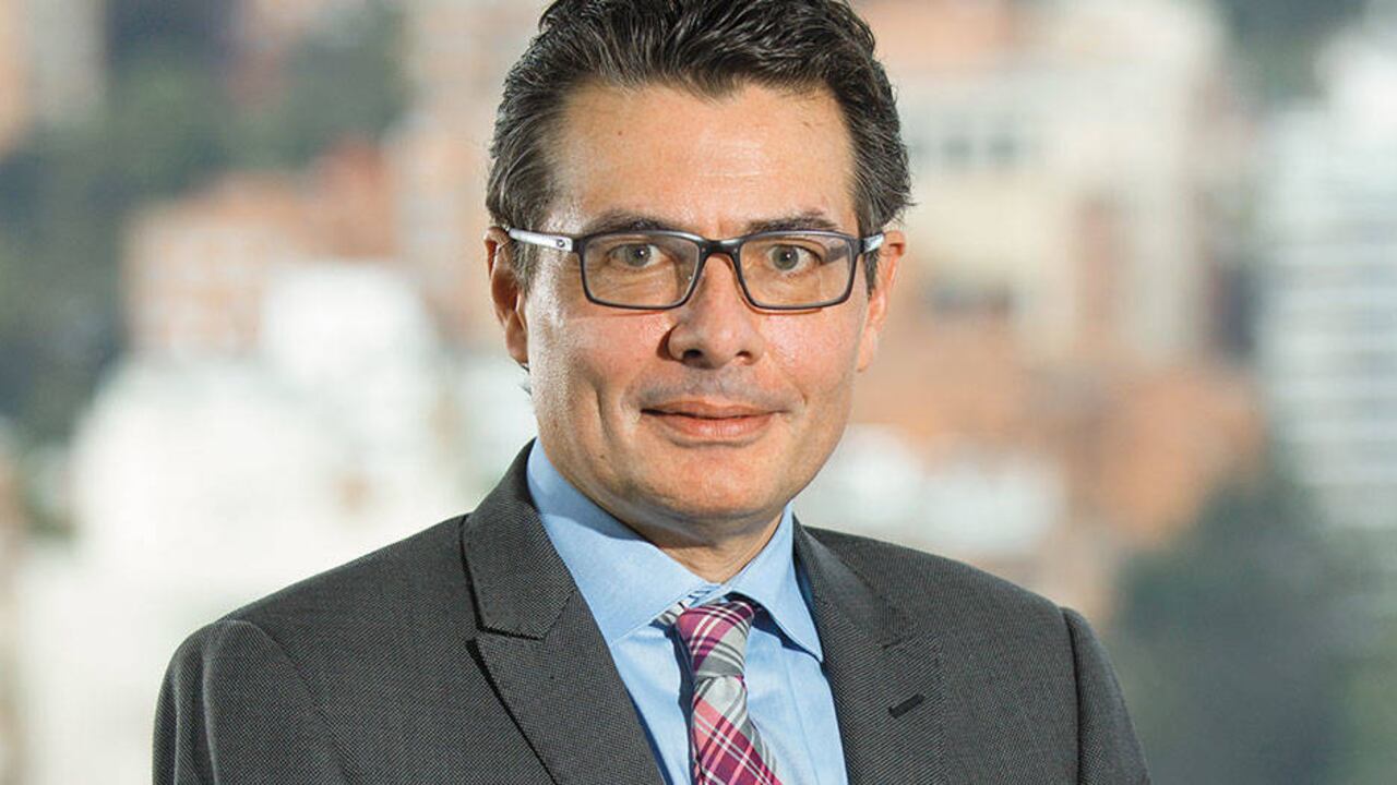 "Tenemos un apetito insaciable por escándalos que muchos medios masivos, siempre dispuestos a apostarle a la vulgaridad del corazón humano, alimentan día a día"