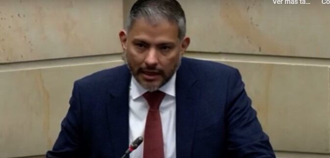 Cesar Chacón, instituto de ciencia política