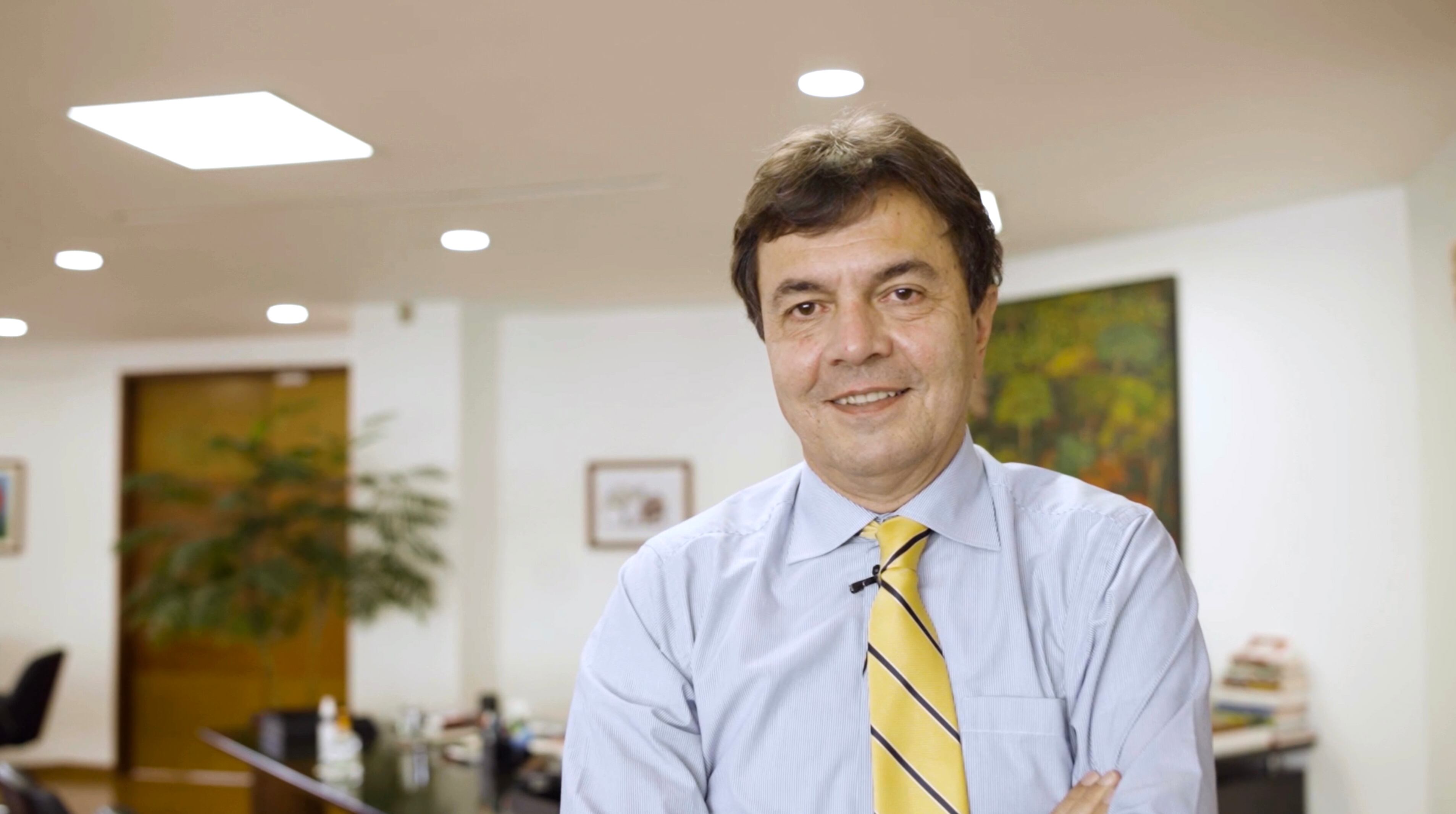 Roberto Vélez, su gerente general, explica que vienen apoyando a las caficultoras para empoderarlas.