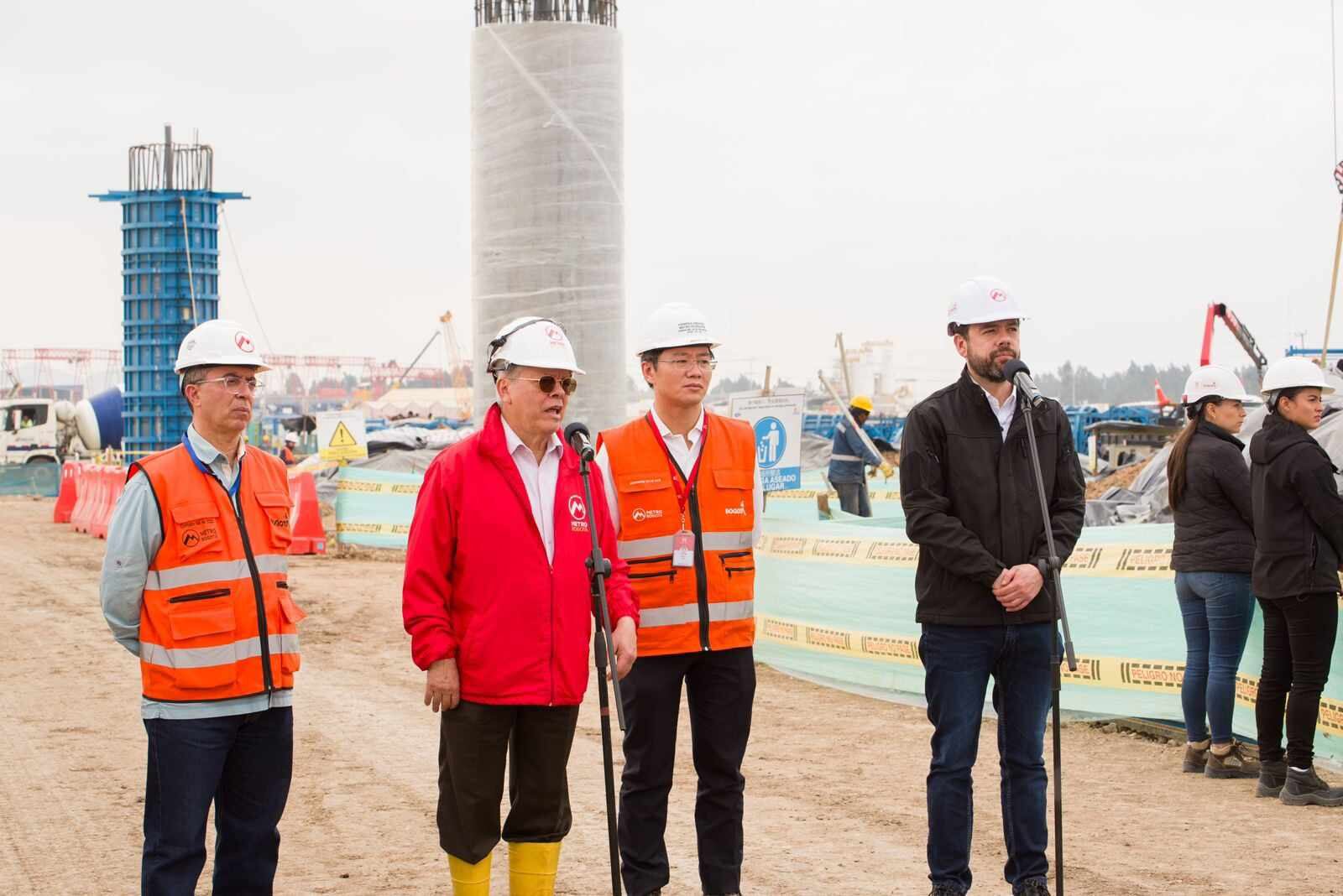 El alcalde Carlos Fernando Galán, visitó las obras de la primera línea del Metro de Bogotá