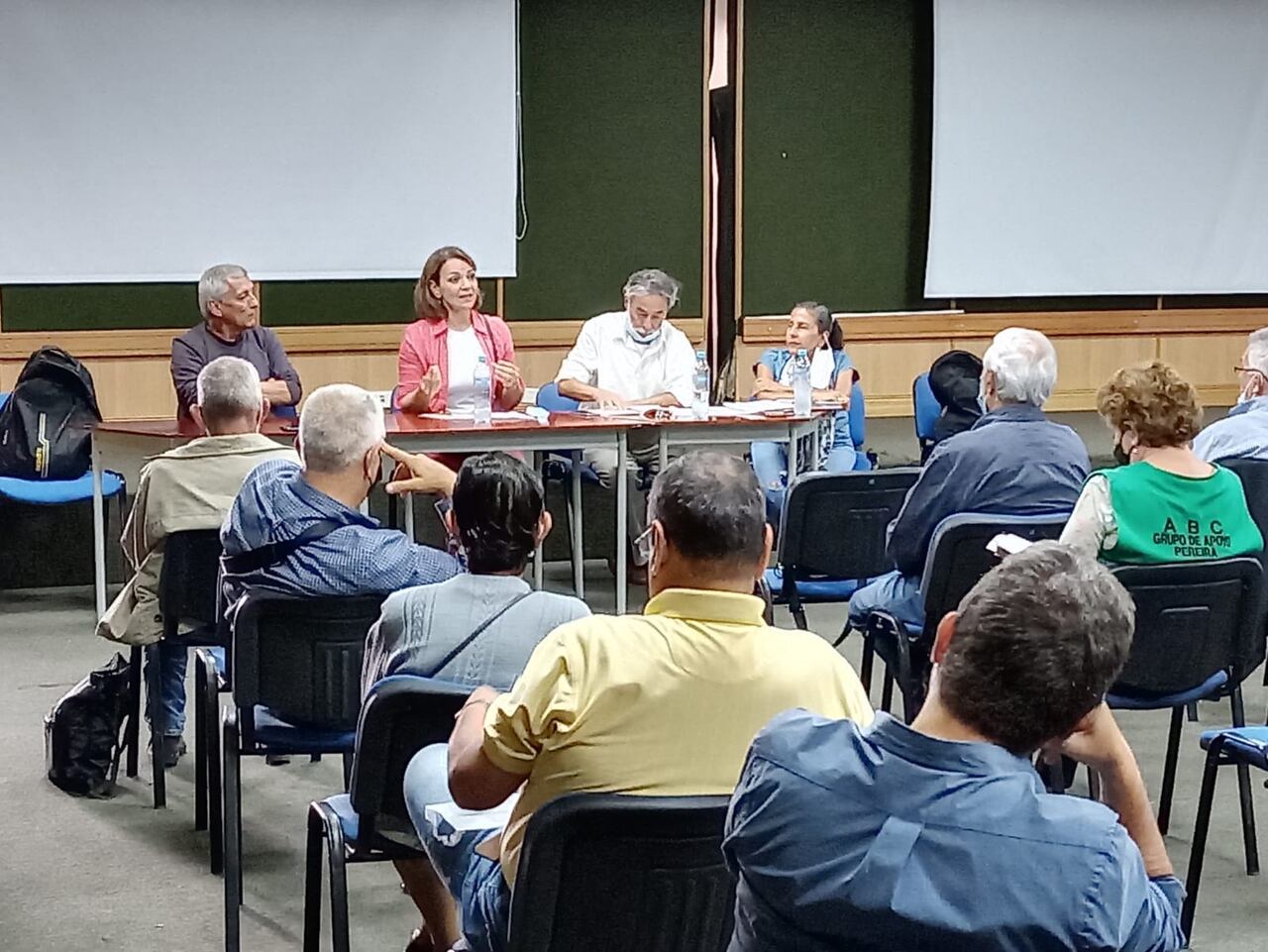 Publicidad de encuentros en diferentes departamentos del país de la Cumbre Social y Política por una Reforma Estructural al Sistema de Salud.