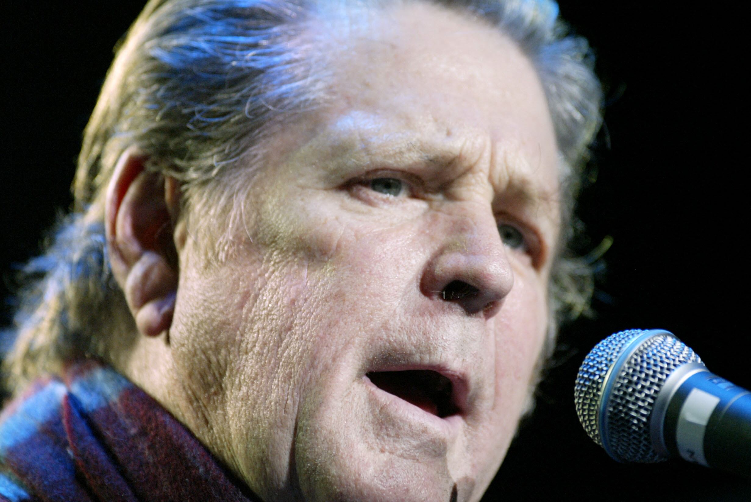 El músico cofundador de los Beach Boys, Brian Wilson, en el Olympiahall de París, en 2004 in Paris. Wilson Murió a sus 82 años. Foto: PIERRE ANDRIEU / AFP