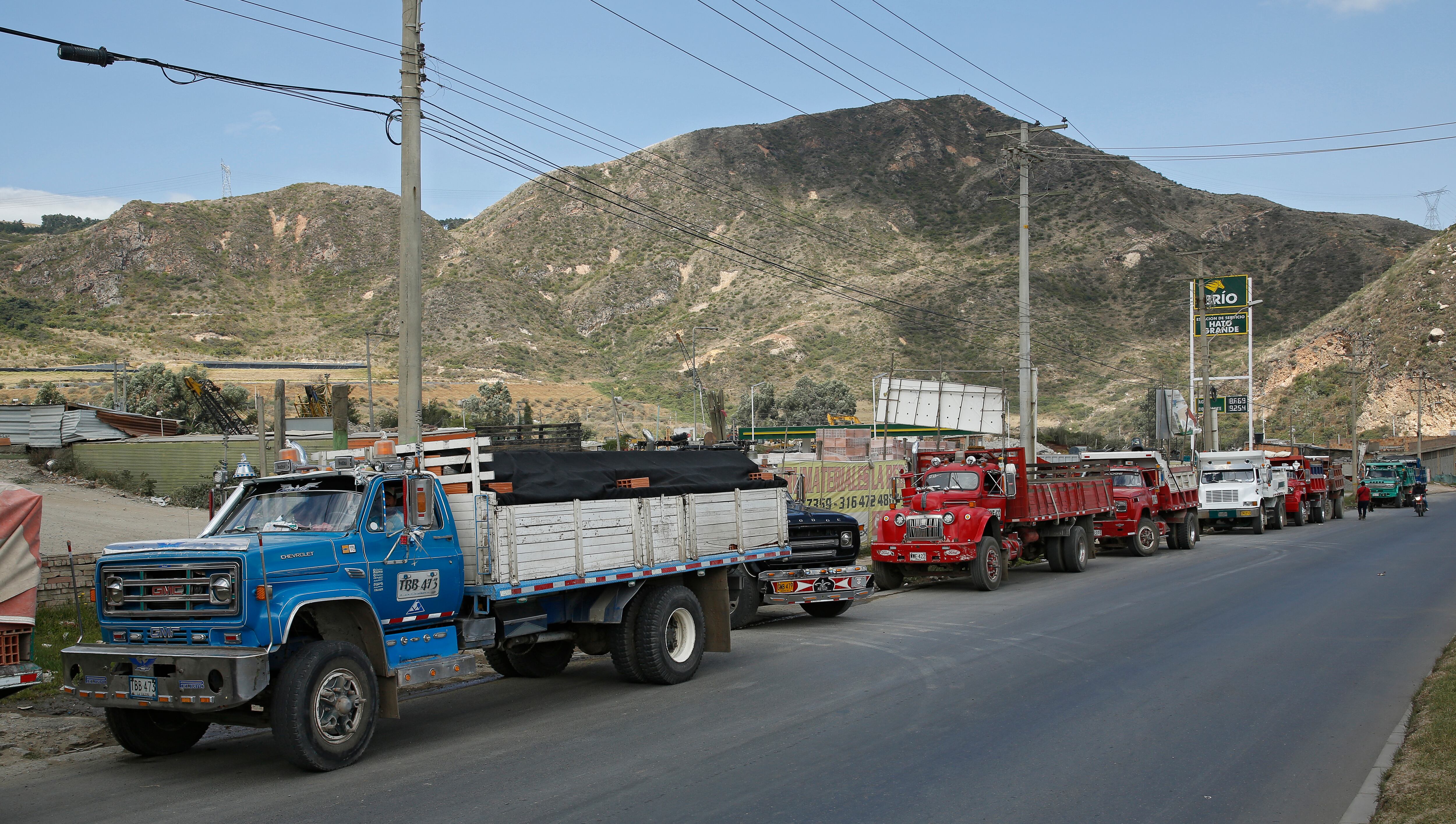 Camioneros protestarán por el alza en los peajes