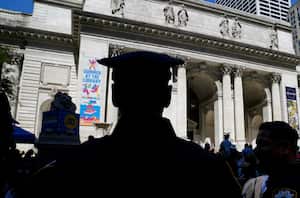 La Policía de los Estados Unidos ha estado en la mira de todos por actos de racismo. (Photo by TIMOTHY A. CLARY / AFP)