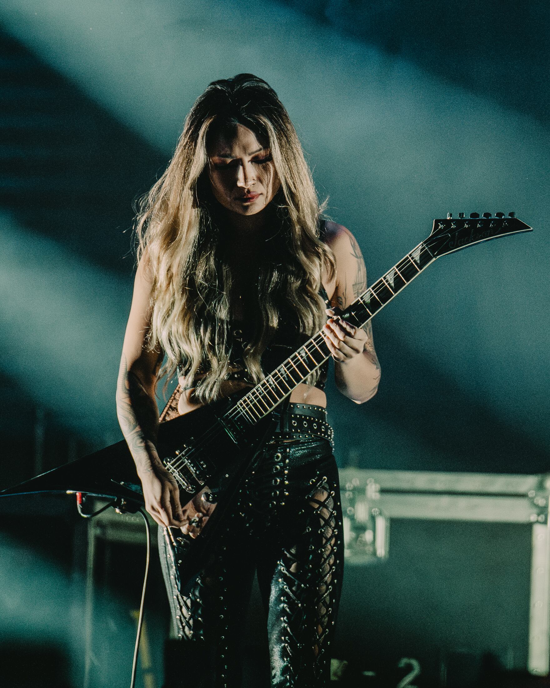 Kiki Wong asumió la tercera guitarra este año, tras una convocatoria. En el concierto entregó su vena metalera (incluso sumando un pequeño tramo de 'Master of Puppets') y su impulso anímico hacia el público.