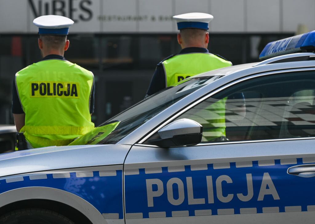 Las autoridades polacas han logrado detener a un hombre de 18 años que presuntamente estaba planeando llevar a cabo un atentado suicida contra un edificio gubernamental en el país.