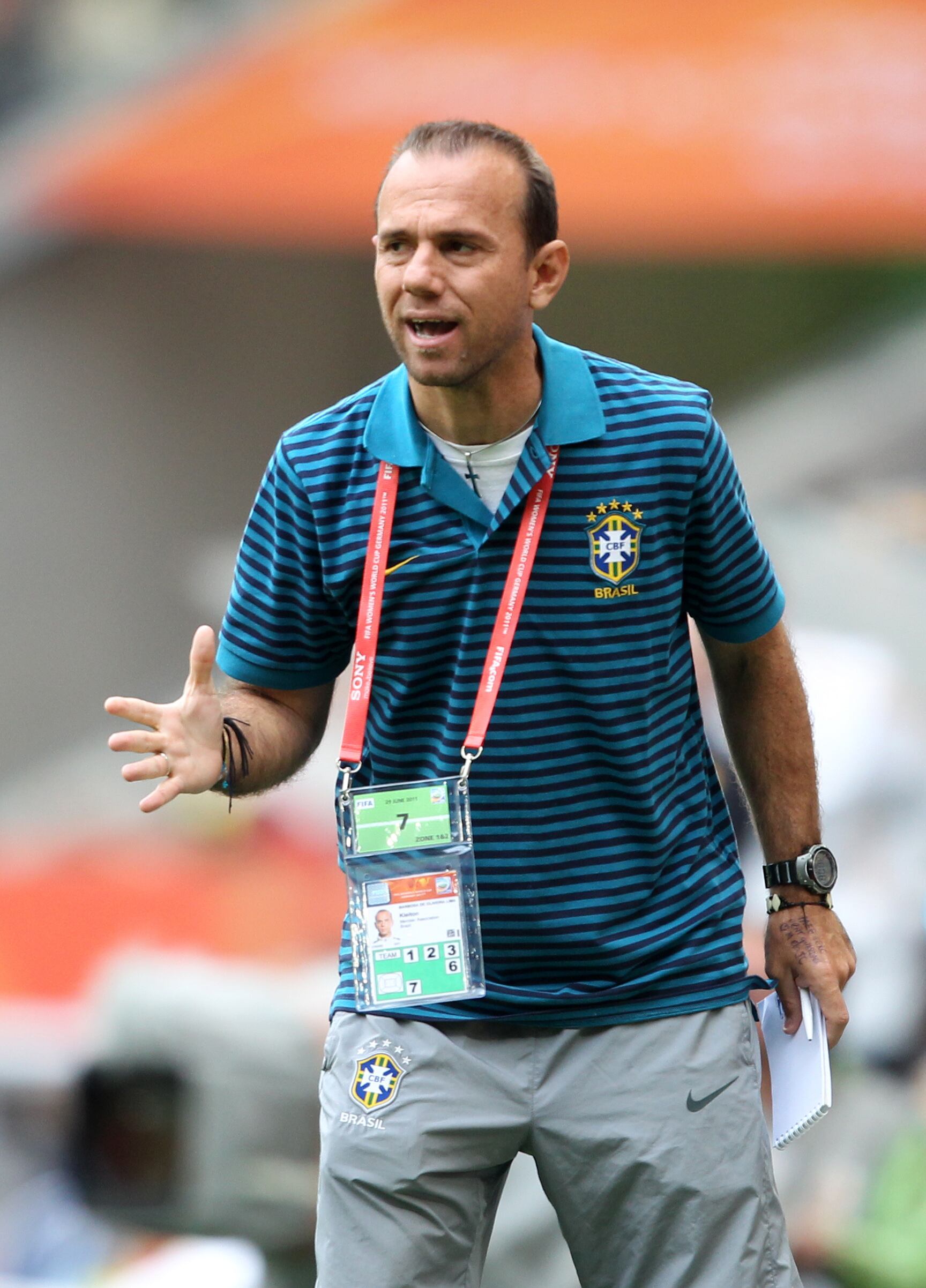 Kleiton Lima dirigió a la selección femenina de Brasil.