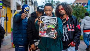 El colectivo Confabulados organiza Dejemos que los niños jueguen, un programa recreativo dirigido a los niños de los barrios marginales de Soacha.